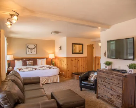 Alpine Trail Ridge Inn Hotels in Larimer County