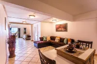 La Vue Boutique Inn Hotels near Fountain Cavern National Park