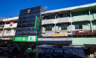 Lux Rooms Night Bazaar