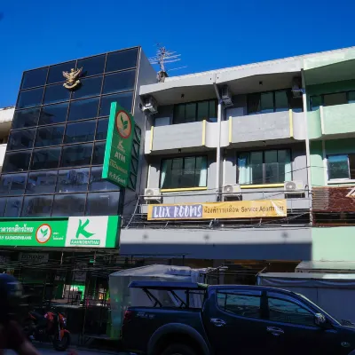ลักซ์รูมส์ ไนท์บาซาร์ โรงแรมใกล้ตลาดอนุสาร