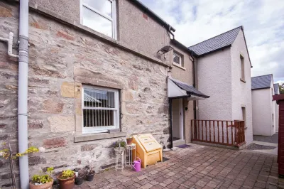 3 Varis Apartments Hotels in 