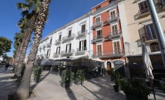 Bari LandLord 71 - Central Rooms & Apartment