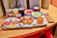 Ibis Goiania - breakfast