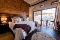 Hilton Bush Lodge & Function Venue - balcony