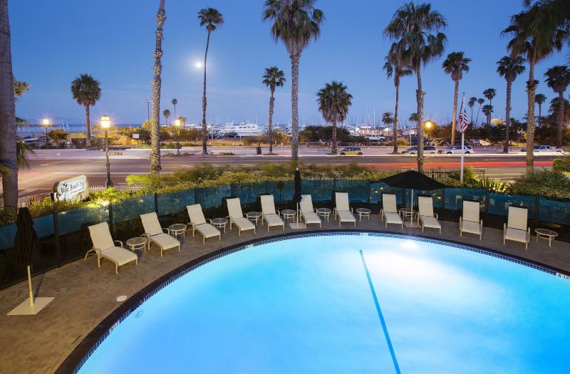 West Beach Inn, a Coast Hotel photo 2