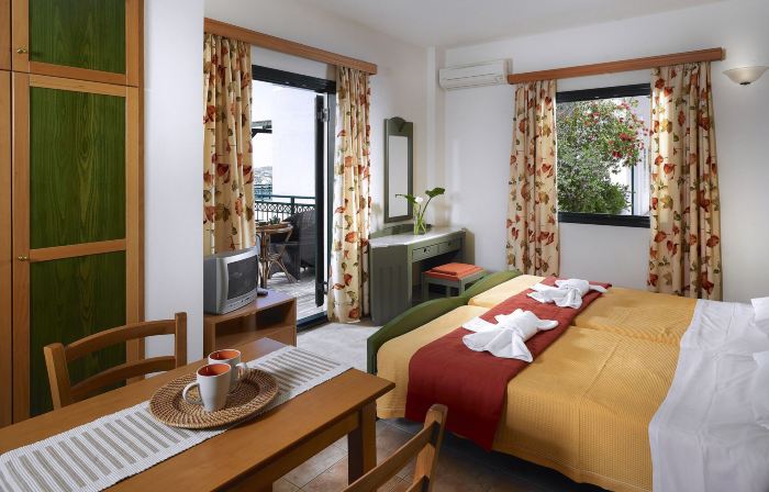 Erivolos Studios & Apartments