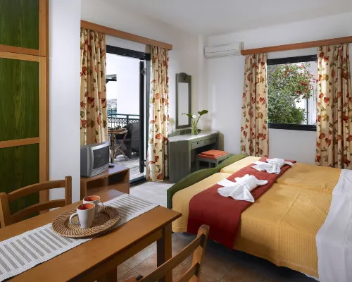 Erivolos Studios & Apartments Hotels in Mades