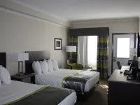 Crossroads Inn & Suites Hotels near Bowring Park