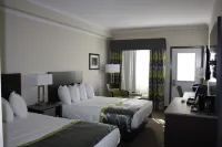 Crossroads Inn & Suites - 2 ดาว