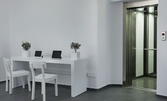 Acroterra Rosa Luxury Suites & Spa