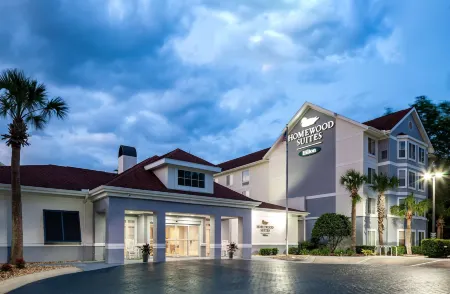 Homewood Suites by Hilton Gainesville Отели рядом с достопримечательностью «Канапаха Ботаникал Гарденс»