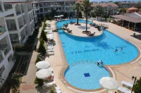 Akbuk Palace Hotel & Residence - Kolam Renang