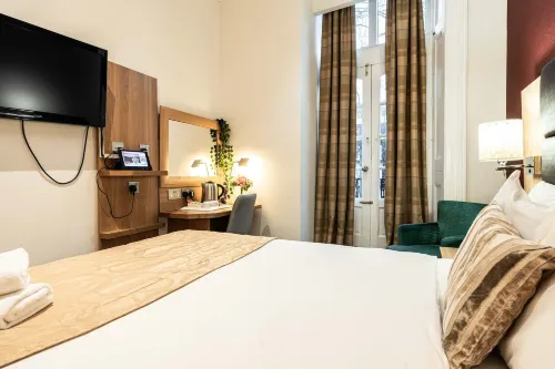 Lancaster Court Hotel - parking