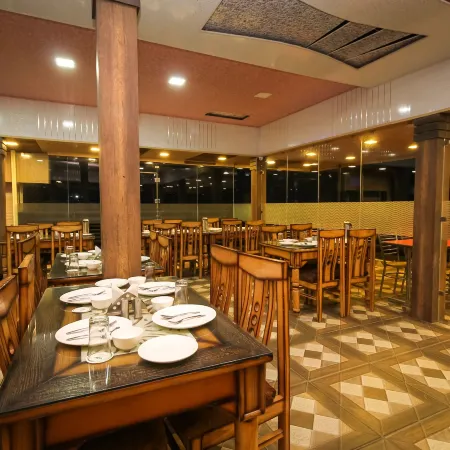 King Castle Mcleodganj-Centrally Heated and Air Cooled- Near Mall Road - Free Parking