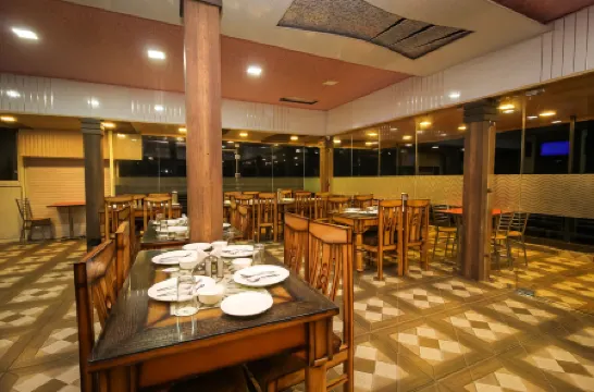 King Castle Mcleodganj-Centrally Heated and Air Cooled- Near Mall Road - Free Parking