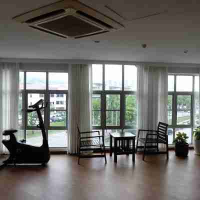 오키드 인 푸총 Others