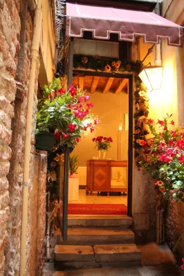 Albergo Al Tiepolo Hotels near Doge's Palace