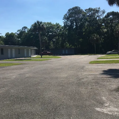 Skylark Motel