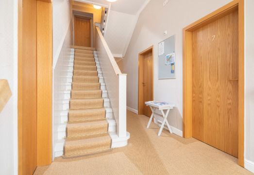 4. 로기르하우스 로..