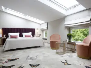 Queen Boutique Hotel