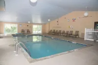 Hampton Falls Inn - piscina