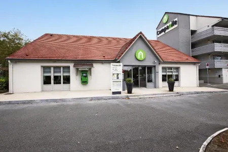 The Originals City Hôtel la Verrière-Yvelines Отели в г. Ле Менёль