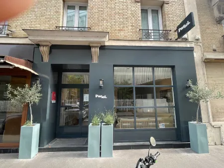 Parici Hôtel Boulogne Billancourt Отели рядом с достопримечательностью «Albert-Kahn Museum»