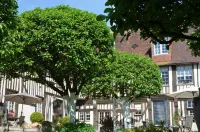 Le Manoir de l'Engagiste Hôtels à : Saint-Aubin-de-Bonneval