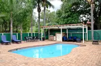 Baybrook Motor Inn
