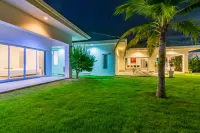 Hua Hin Pool Villa with 4 Bedrooms L50 Отели в г. 