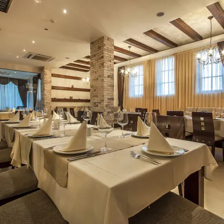 Grand Royale Apartment Complex & Spa