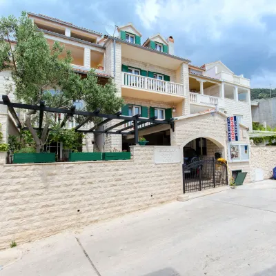 Apartments and Room Napoli Hotels near Golden Horn Beach