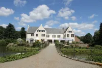 Burg Heimerzheim Hotels near Heiland am Kreuz, 1893, Junggesellenstiftung