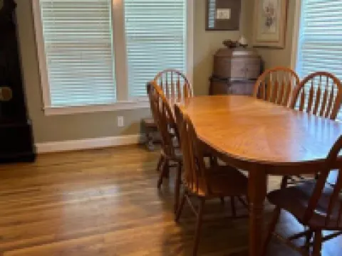 The Manor - Charming 3-bedroom house in lovely Oneonta with WiFi, AC 오니온타 호텔