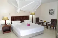 Oceanic Bay Hotel & Resort Hotels near Smart Living Mini Supermarket
