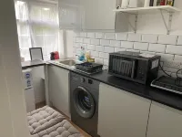 Slough - Sleeps 3 - PetFriendly - Riverside - Bay Hotels in Colnbrook