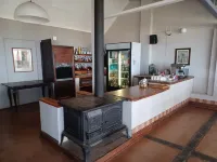 Drakensberg Mountain Retreat - bar