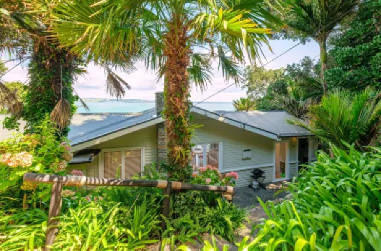 Koi Waiheke with Private Beach Access and Mooring Hotels near Waiheke Island