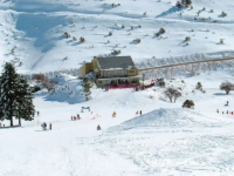 アルカディア ゲッタウェイ - レヴィディ サニ 11 スイート トリポリスのホテル