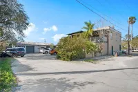 Free Parking Big Patio Next to Restaurants Bars