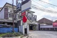 RedDoorz Plus @ Wastu Kencana Hotels in Bandung Wetan