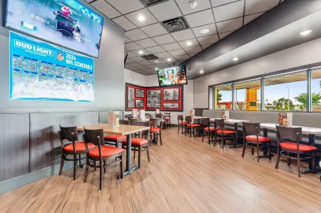 Ramada by Wyndham Sioux Falls Airport-Waterpark & Event Ctr