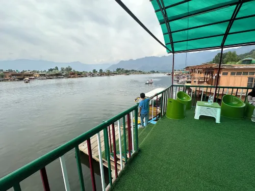 The Heritage Safina Group of Houseboats