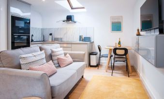 Flat 2 - 1 Bedroom Apartment - Tenby