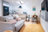 Flat 2 - 1 Bedroom Apartment - Tenby Hotels in 