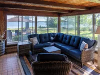 Lake House Hotels in Delavan
