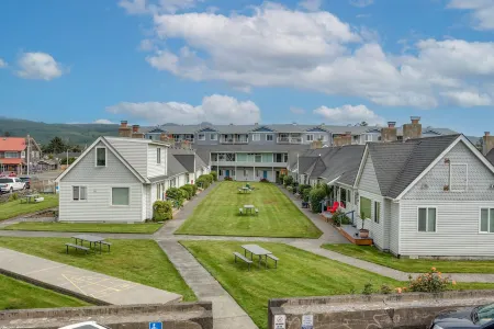 The Tides by the Sea