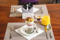 Kertel Suites - breakfast