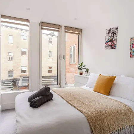 Host & Stay - Maple Court