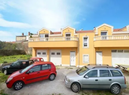 Bright Kaštela Apartment with Balcony and Private Parking